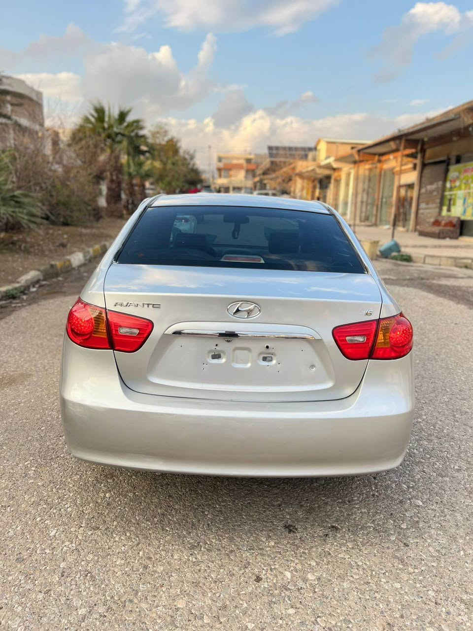 ئاڤانتی ٢٠٠٧ 
تەبریت لەمس
سوکان ڤۆلیۆم
سەقفو لێدراو بەشەرتە 
بێچاڵو شوخت
گێرو مەکینە بەشەرت 
تایەی نوێیە هەمو گیانی بەشەرتە 
شوێن (کۆیە) 
*********** ڤایبەر واتس ئەپی لەسەرە كويسينجاك, أربيل
