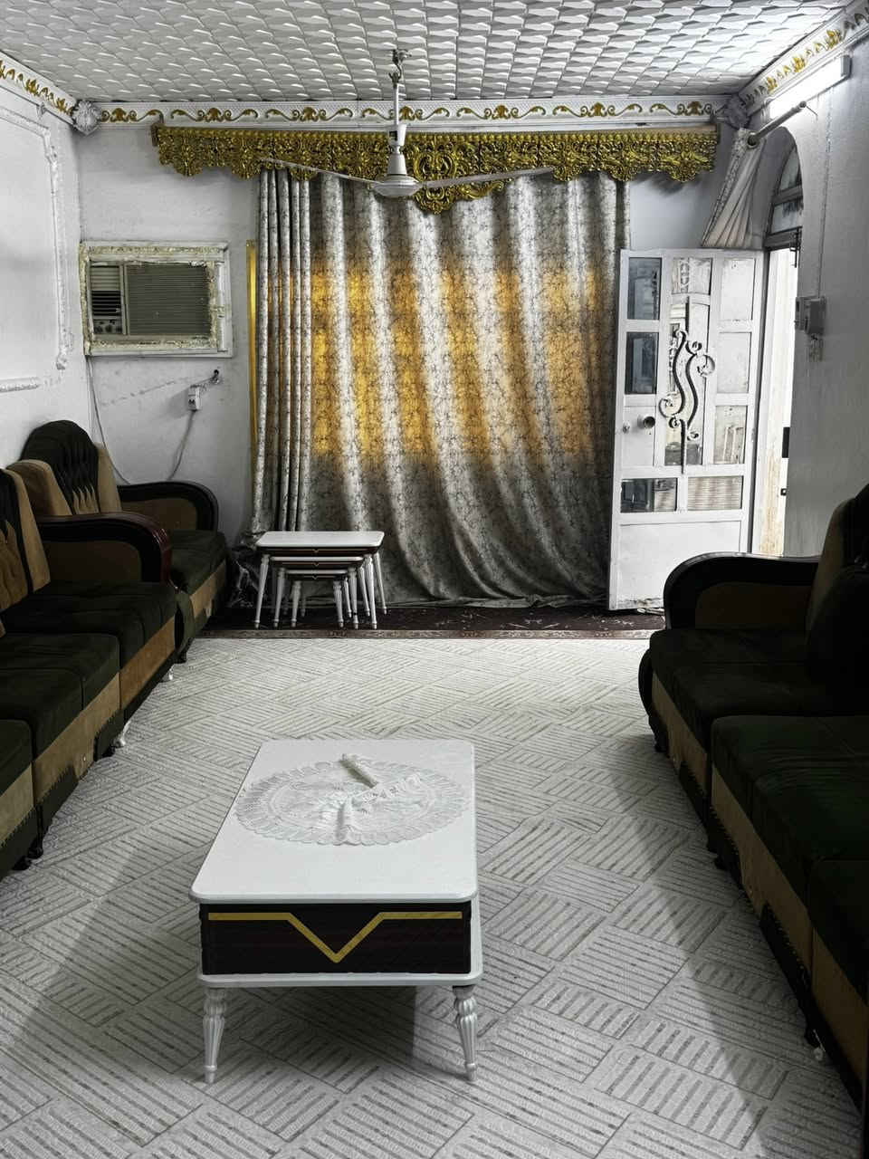 🏯🏯بيت للبيع 🏯🏯

الموقع 👇
جمهوري شارع أم حميد ثالث فرع طابقين عكاده 

المساحه //150متر 
الواجهة //10متر 

يحتوي على👇
أربع غرف وصالة مطبخ أستقبال حمامات 🛁 

للأستفسار على 
الأرقام الضاهره وأتساب ☎️

***********
***********

أو مراجعة مكتب محمد الغانمي جمهوري شارع السائدين مقابل ملعب الاتفاق الرياضي
