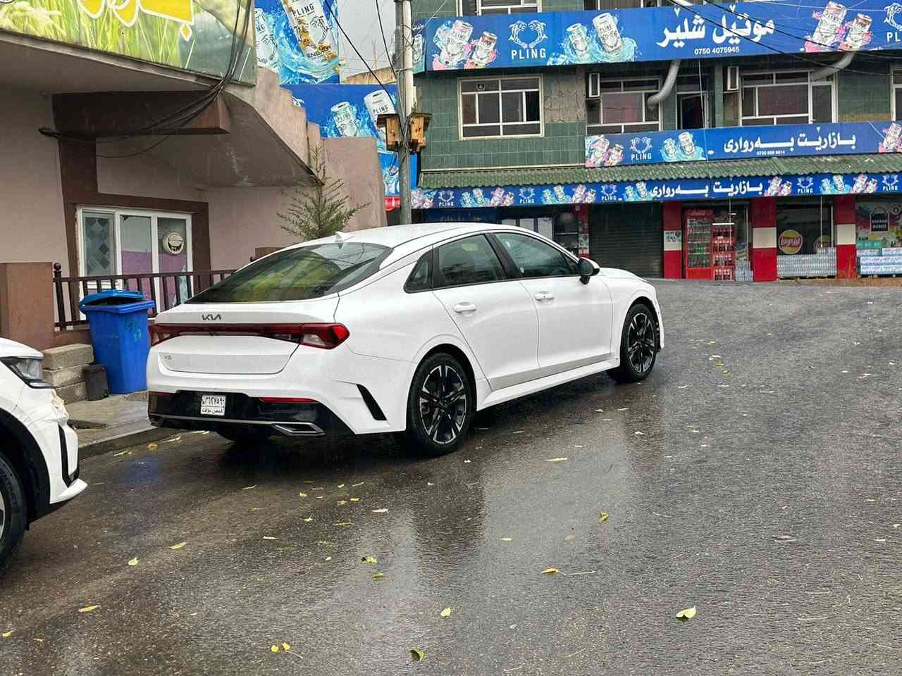 السلام عليكم للبيع K5 LXS 2023 صور الحادث مرفقة بالصور. (بدون رقم)  السعر163 وبيه مجال الاستفسار الاتصال على الرقم ***********
