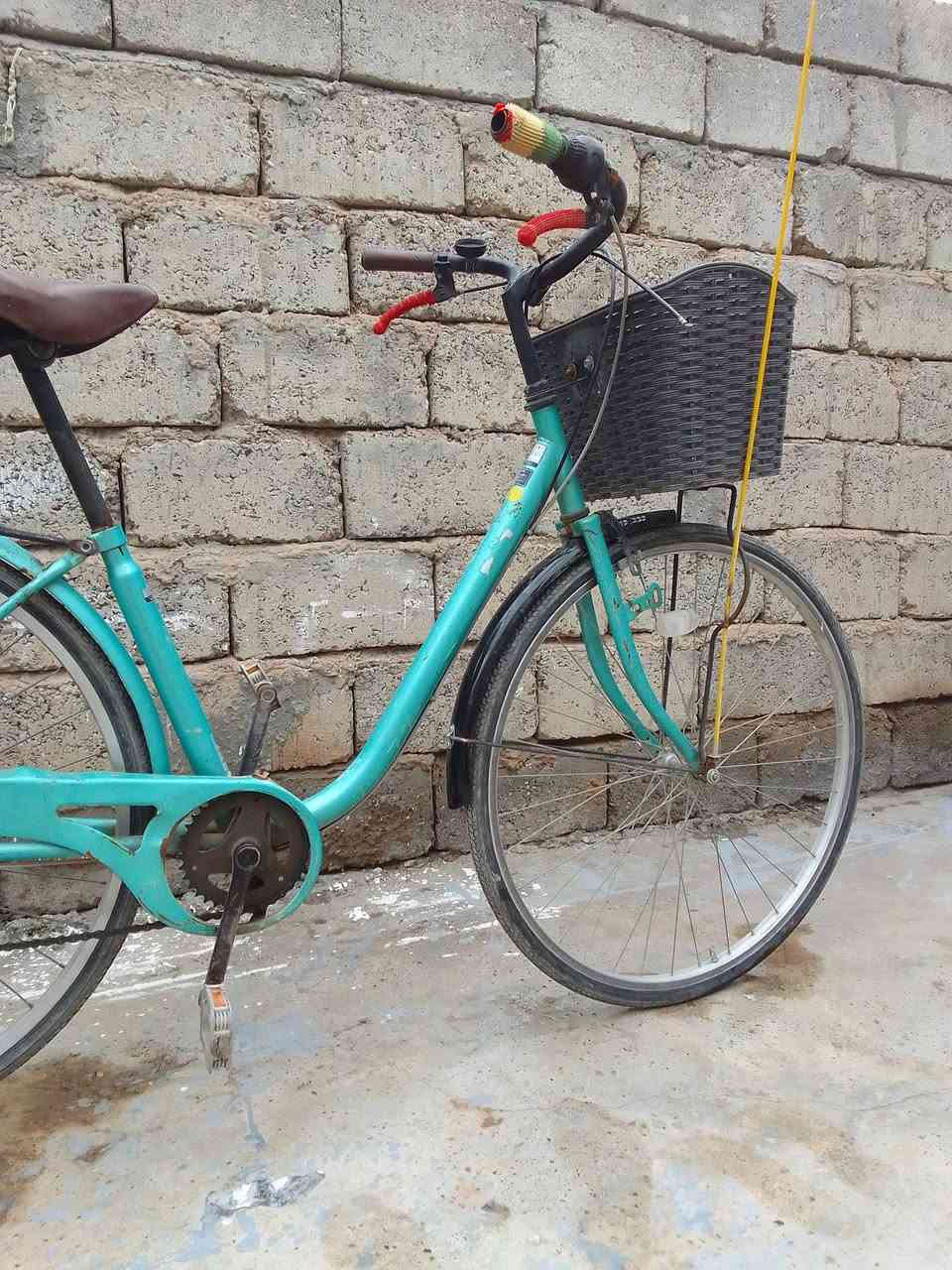 السلام عليكم ورحمه الله وبركاته بوسكل نضيف حيل حجم 26 نضافه فول المكان قرية شكرا الا تصال على الرقم ***********
