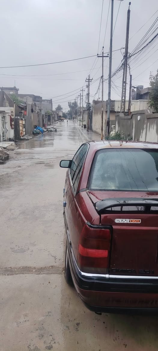 السلام عليكم  اوبل اوميگا ححم 20 رقم صلاح الدين سنويه جديد هزه جديد السياره مكفوله لاضربه ولا صبغ دفتر بانزين موجود كير ومحرك مكفول  سعر 34 وبيه مجال شراي اتصل ***********
