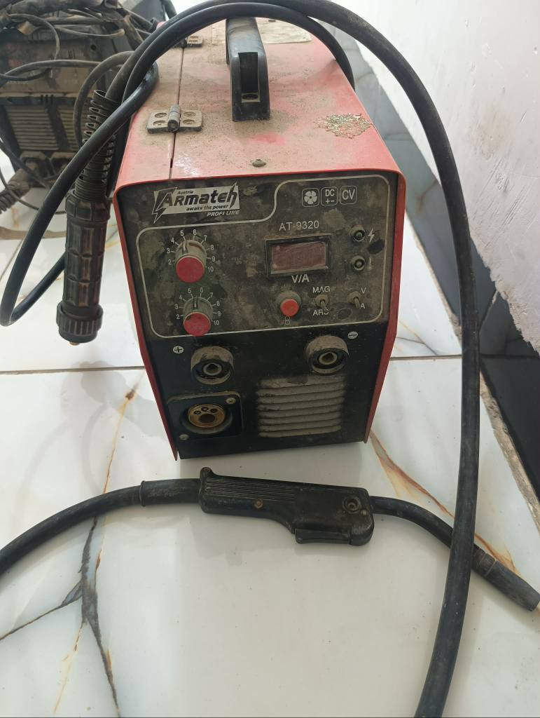 مكاين أثنين وحده قطع وحده لحيم مك ولدن أم البكره جبيره خمس كيلو ثنينهن ب٤٥٠ ألف مستخدمه قليلات متروكات رقمي *********** بغداد, العراق
