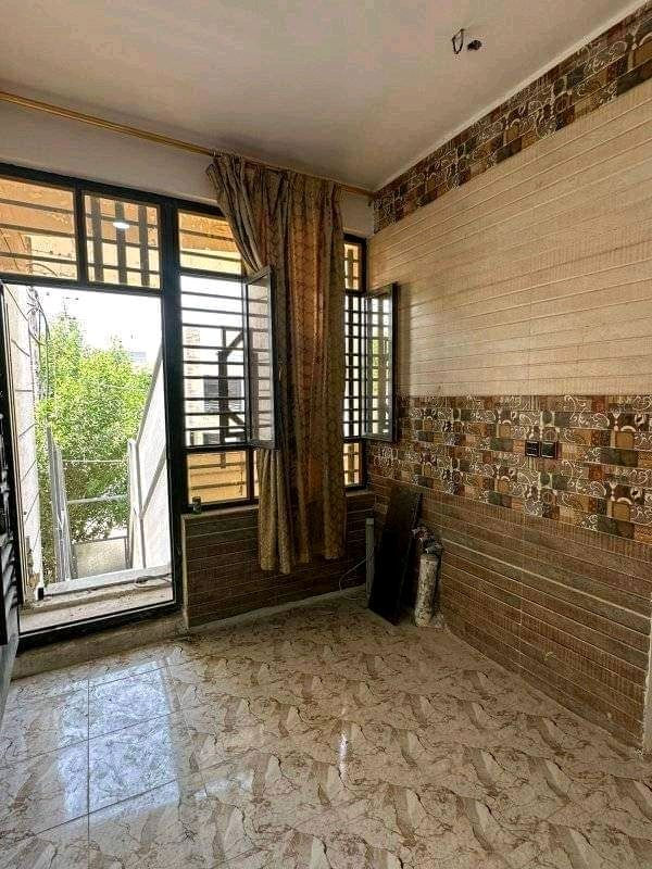 موجود مشتمل طابق ثاني
 شارع خدمي 
 مساحة 100 متر 
لعائله صغيرة فقط
 ..مطبخ واستقبال وحمام
 وغرفة نوم وحمام
يعني سويتات 2
حي الجهاد الديوان قرب اعدادية الاصيل *********** ..ماكو نت ...
( 500  ) ااااايجار
