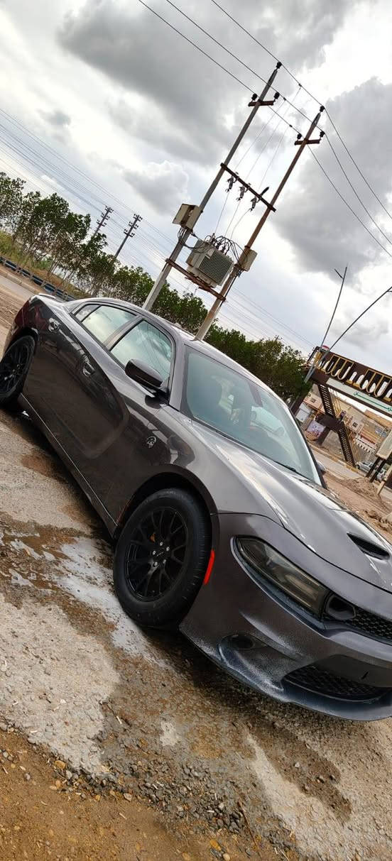 سلام عليكم من رخصه لادمن جارجر موديل 15 اصل رالي السياره فول مواصفات عد الفتحه شفتات تحكم استيرن 6سماعات دمام خلفي  حساسات امامي خلفي شاشه جبيره كامره  نضام سبورت تشغيل عن بعد بصمه ابواب محرك 3600 كير طياره 8نمر مكينه شهرين من شديته حاويه تبريد منضومه كامله كمبروسر رادريات  فابريته كله جديد تخم تاير جديد حداديه امامي طوبه شباب السياره مانقصها برغي رقم بغداد بااسمي ابن عمي السياره بيه فقط قطعه وحده صبغ بنيد فقط سياره جديده مانقصها برغي تجي وتشوف بعينك مكان البصره للبيع او مراوس لاستفسار اكثر *********** آسف عل لاطاله بعد بيه هواي مواصفات صور حادثه بالمنشور
