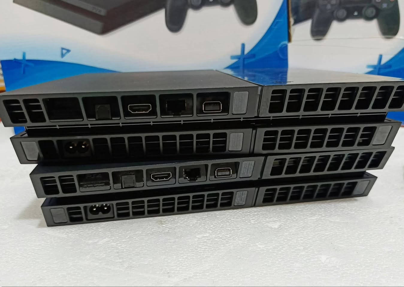 احبائي وأصدقائي اليوم عدنا عروض تخفيض ع بلي 4 نوع فات مهكر نظام 10.50 سعة الذاكره 500گيگا الجهاز باله غير مستخدم داخل العراق جميع ملحقاته  وجويستك تجاري درجه اولى  مع كيبل وفيشه hdنوع 4k مع العاب من اختيار الزبون  العنوان ذي قار الشطره شارع التربيه مقابل افران الزيتون *********** سعد الطائي للألكترونيات
