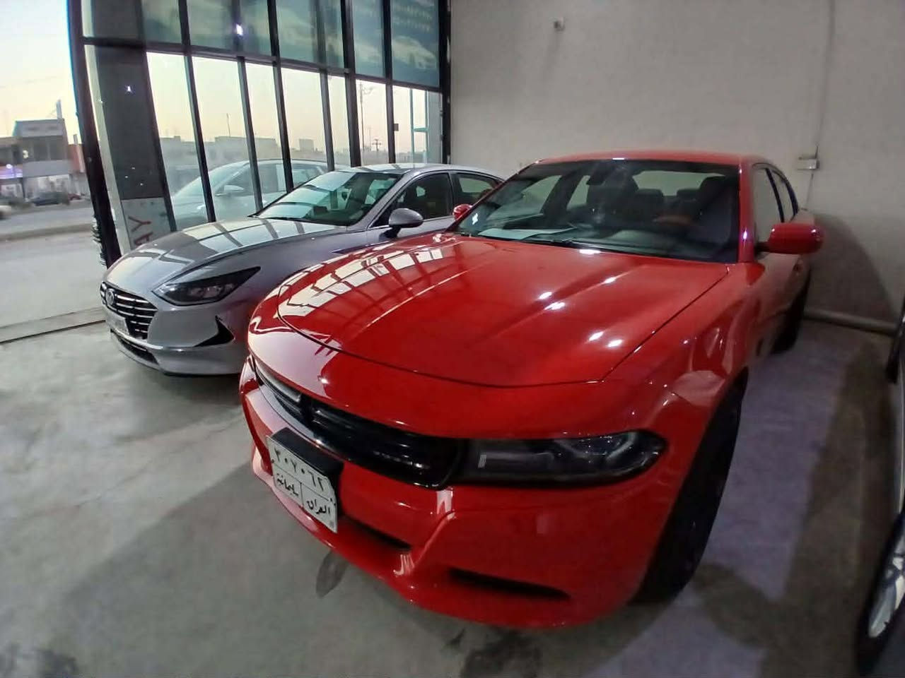 SXT2019
 كندي دخول كلين مع تقرير كارفاكس وسونار المندلاوي 
موصفاتها للي ميعرف SXT بصمة تشغيل وابواب شاشة وسط حساسات خلفية كامرة خلفية كشن كهرباء تشغيل عن بعد وشفتات ستيرن 
ماشية 70 الف 
بالعراق هي واكفة رجعت ستوته عليه شايلة بوري وطخ حافة البنيد وصار صبغ على كد شبر 
وبيهة سونار يوضع الطخة 
سيارة جديدة اني ثاني واحد اخذهة بعد صاحبهة صارلهة 5 سنوات عندي الباتري قبل 3 اشهر يلا بدلت الاصلي مالتهة وموجود عندي 
الفيتم والبلكات والمحرك وضع الشركة بدون تحديث او اضافات 
جانت مضمومه لان جنت مسافر قبل العيد بيوم الاربعاء بدلت لوحات انكليزي وسنوية وهزة جديدة رقم سليمانية وباسمي 
تايرات بحالة جديدة 
240 وبيهة مجال 

 تفاصيل اكثر راسلني او اتصل وتدلل
***********
