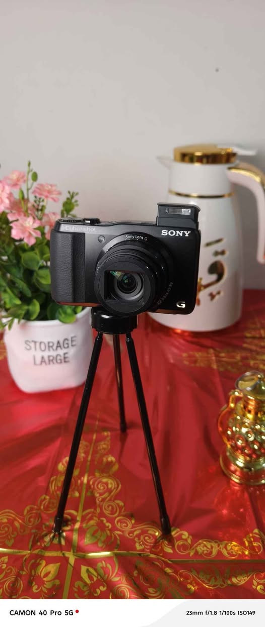 -. بدقة تصوير تبلغ 18.2 ميجابكسل 
 ومستشعر  Exmor R لإنتاج صور عالية الجودة.

 التقريب البصري القوي بمعدل 20 ضعفاً (20x).

 مقاطع الفيديو بدقة عالية (Ful( HD).
 تصوير البانورامي الذكي وتسجيل المواقع عبر نظام تحديد المواقع (GPS
ملقاته:
 بطارية✅
رام✅
كيبل شحن✅
جنطة كركوك, العراق


**إذا كنت صاحب هذا الإعلان وتريد حذفه لأي سبب، رجاءا أرسل رسالة إلى الدعم الفني**