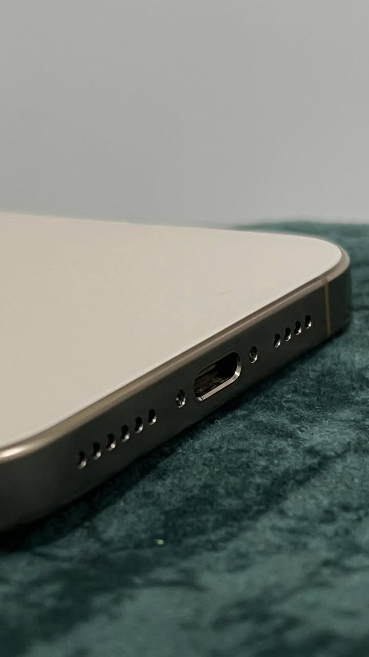 ايفوان ١٦ برو ماكس نضافه ١٠٠ غراض ويه
البطاريه 100 مشحون 58 
ذاكره ٢٥٦ بعد بالجيس الجهاز 
العنوان نجف حي الجمعيه شاًرع عشرين *********** السعر خاص
