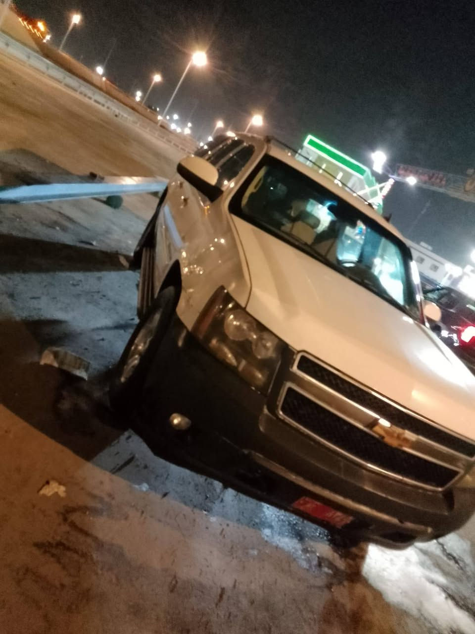 تاهو وارد أمريكي ٢٠٠٧ فول مواصفات باسمي بيها خطين بصره بغداد وسوريا عراق سياره جاهزه فقط حادثه قطعه وحده جاملق الأيمن ٦ برغي اصل اللون شنباني مصبوغه ابيض للبيع او مراوس هذا رقمي *********** مكاني بصره سعر ١٢٠
