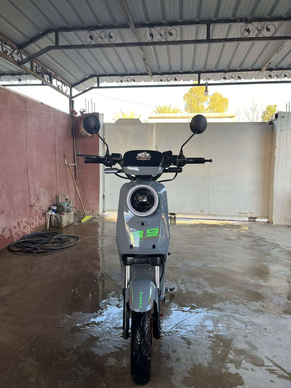 دراجة شحن R9 2026  نضافه فول و مستخدم تقريبا 3 اشهر 5 بطاريات 32 امبير ما بيه اي عيب و غراضها كامل شاحنة سلة بايدرات السعر 500 الف وبيه مجال و العنوان كركوك قرية بلاوه للتواصل و الاستفسار رقم الهاتف *********** واتساب ايضاً
