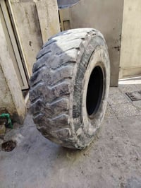 تاير ياباني حجم 20.5.25  مكان بغداد 07755269135