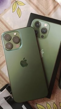 للبيع ايفون 13 برو ماكس ذاكره256  بطاريه90 بلادي 🔋 جهاز مكفول نضافه 10...