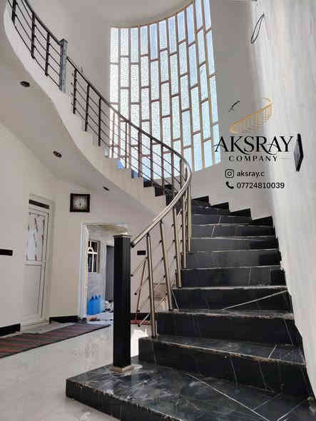 أحد أعمالي المنفذة اليوم في قضاء الضلوعية 
تم تنفيذ محجر ألمنيوم ملتوي لون شمباني 4 خطوط
مع دنگة ألمنيوم مربعة
سعر المتر 45 ألف دينار
*********** واتساب 
*********** واتساب
