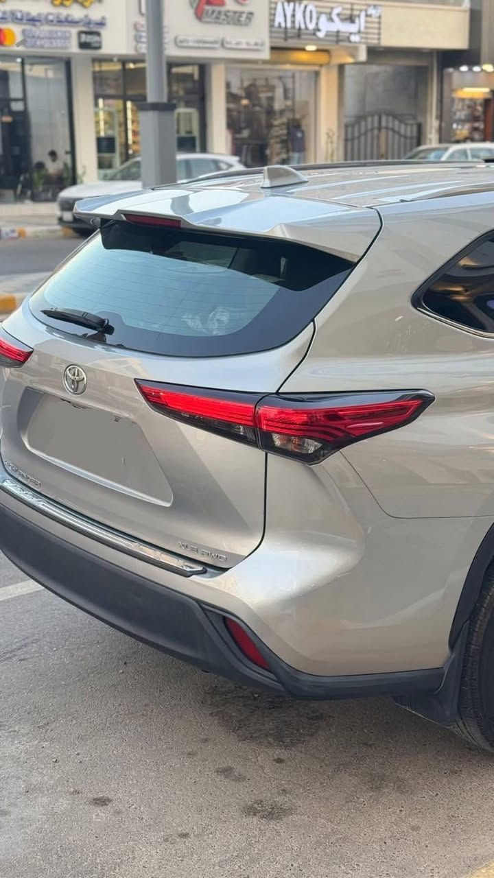 سلام عليكم
تويوتا هاي لندر بانزين

موديل٢٠٢٢ 

رقم الشاصي : 5TDJZRFH8JS873165

فول مواصفات : XLE

محرك ( 6 ) سلندر 

 

مواصفات : XLE  

بصمة 

بصمة ابواب 

كشنات جلد 

كشنات منفصل 

كشنات كهربائي 

تشغيل عن بعد 

كشنات تدفئة 

فتحة 

بريك كهربائي 

اوتو هولد 

اطفاء عند وقوف 

وضعيات قيادة درايف مود سبورت  نورمال  ايكو 

فور ويل مع وضعيات 

مانع انزلاق 

نزول منحدرات 

Snow ثلج 

ستائر خلفية وجانبيه

صندوك كهربائي 

بلاجيكتور كشافات 

رادار نقطة عمياء 

رادار خروج عن المسار 

رادار مانع تصادم امامي 

لايت زينون 

7 راكب 

ايشاير مري   .

كركوك سعر السياره 31000 $ ومن الله التوفيق 

الاتصال على. رقم 

***********
