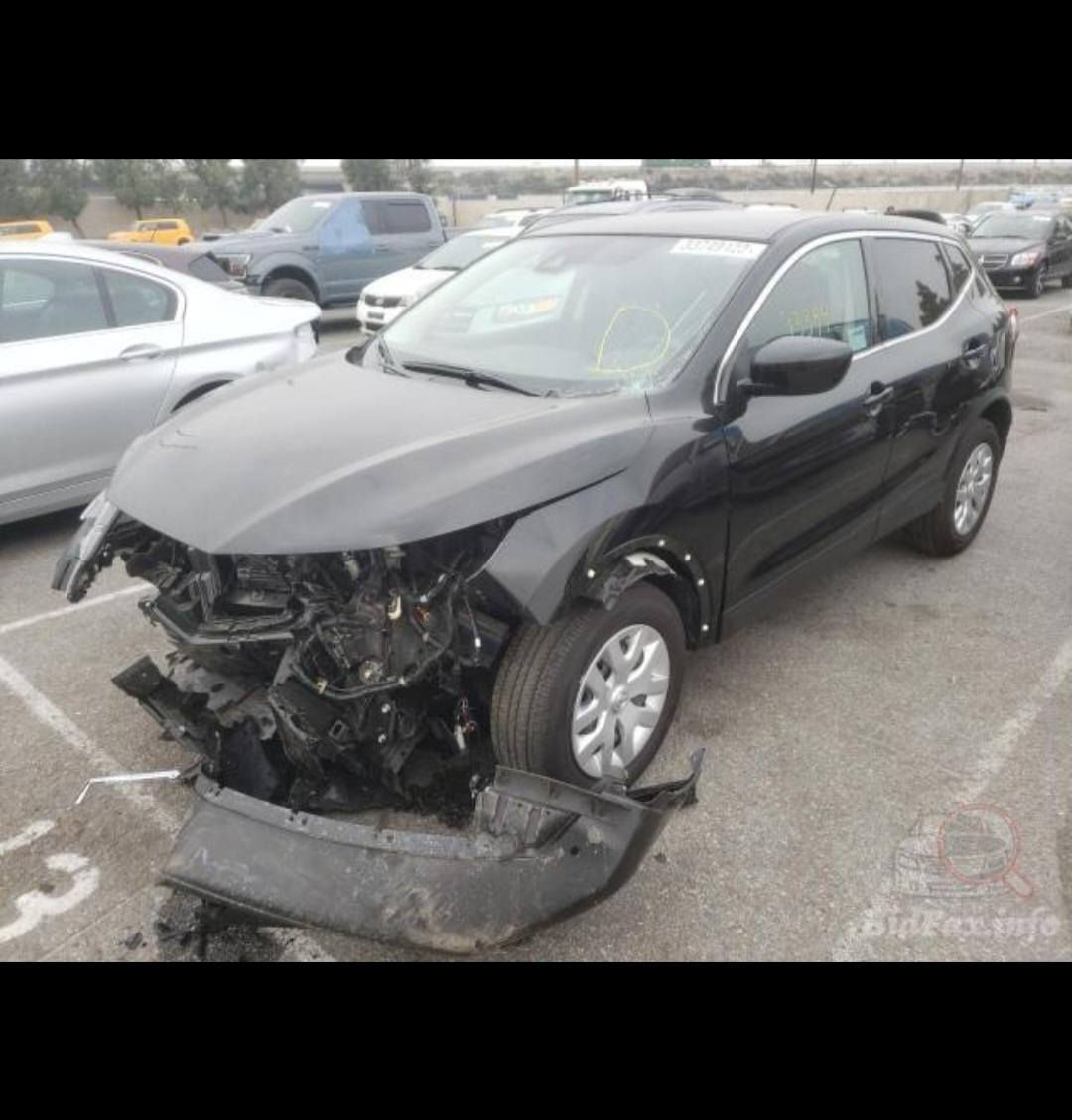 سلام علیکم 
نیسان روج سبورت 2020 S
بدون صبخ بس عوج صغیر بالشانسی طرف السایق
بێ سبوخ تەنیا قۆپەکی بچوک لە شانسی لای سایەق هەیە
 مامصلحە لانە مایرید اثر الدعم وباسمنا
الصور مبینە
الکیروالمحرک بشرط وباسمنا
السعر 147 و مجال قلیل 
ماشیە 60الف کیلومتر
مکان اربیل رقم تلفون ***********
موجود واتس اب وفایبر أربيل, العراق
