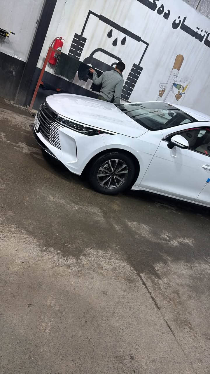 السلام عليكم.
أعرض سيارة BYD للبيع، وأحب أوضح كل تفاصيلها بكل شفافية:

* السيارة بيها حادث سابق كان بالجاملغ الخلفي وجزء بسيط من الحوض.

* وحاليًا صار بيها طگة جديدة بالجاملغ الأمامي، وأكو أثر خفيف بالباب.

* السيارة بعدها ما مصبوغة، وكل آثار الحوادث واضحة وما متعدل عليها.

* تحتاج صبغ للجاملغ الخلفي وجنطة فقط.

السيارة مال جناية، لذلك رجاءً بياع شراي لا يشوفني وجه ومال غدايه طلي ونزلي 5 ورقات ماريدك احركه وماابيعه الك . اللي جاد بالشراء يراسلني بالخاص، وأدزله كل الصور والتفاصيل بدون إخفاء أي شي. رقمي *********** 

علا حطتيه الله شاهد ماصلحت بيه حته لاصير بيه غش سعره من الاخير 12 مليون و400 الف
