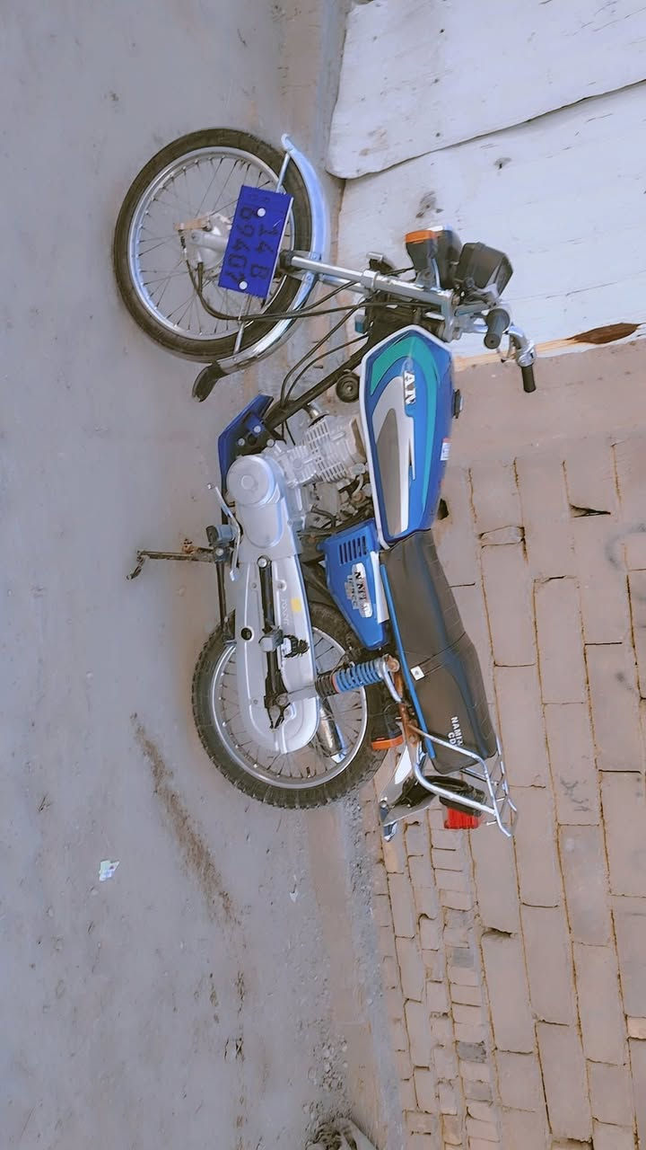 دراجه موديل 20 رقم سنويه انجليزي السعر 1,700 شرائي يراسلني واتساب رقمي ما يشتغل هذا  مو يجي واحد سلوت براسي ***********
