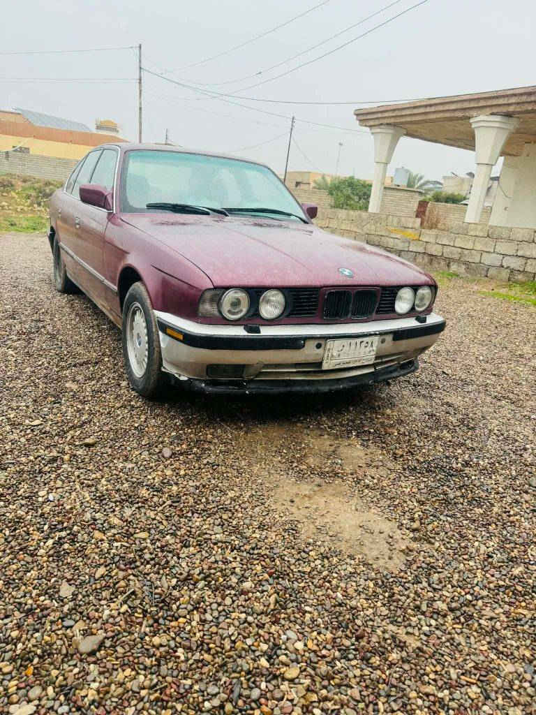 السلام عليكم ورحمة الله وبركاته كل عام وانتم بالف خير 
بي أم 525 رقم الماني للبيع يسعر مناسب 30ورقه قابل للتفاوض الخاص مفتوح او الاتصال بالجوال على الارقام التالية ***********
***********
