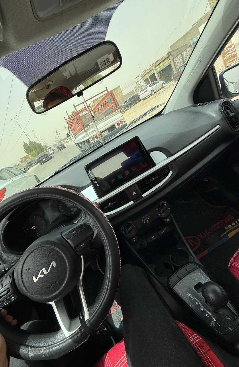 السلام عليكم 
كيا بيكانتو موديل 2023 خليجي ضمان المجموعه الدوليه ماشيه 20 الف السيارة جديدة جدا بيها صبغ شويه من طرف البنيد وشويه من طرف الجاملغ جهة السائق محدد باللون الاصفر صورة في المنشور
السعر 115 ورقه ***********
