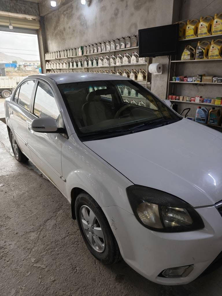 كيا ريو ٢٠١٢
بدون صبغ 
مكانين بارد فقط
رقم اربيل قديم 
شرط التحويل 
طخم جديد 
السيارة جاهزة 
العنوان /دهوك /فايدة
*********** سميل, دهوك
