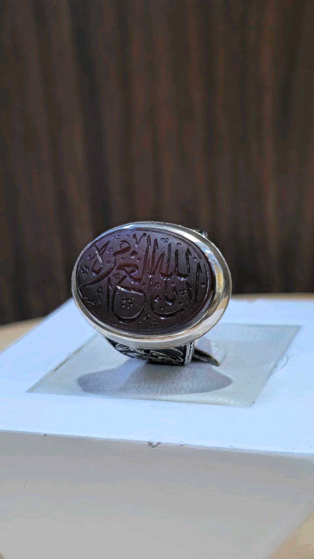 هذا خاتم فضة مميز يحتوي على حجر كريم
فضه عيار 950 السعر 350 الف دينار 