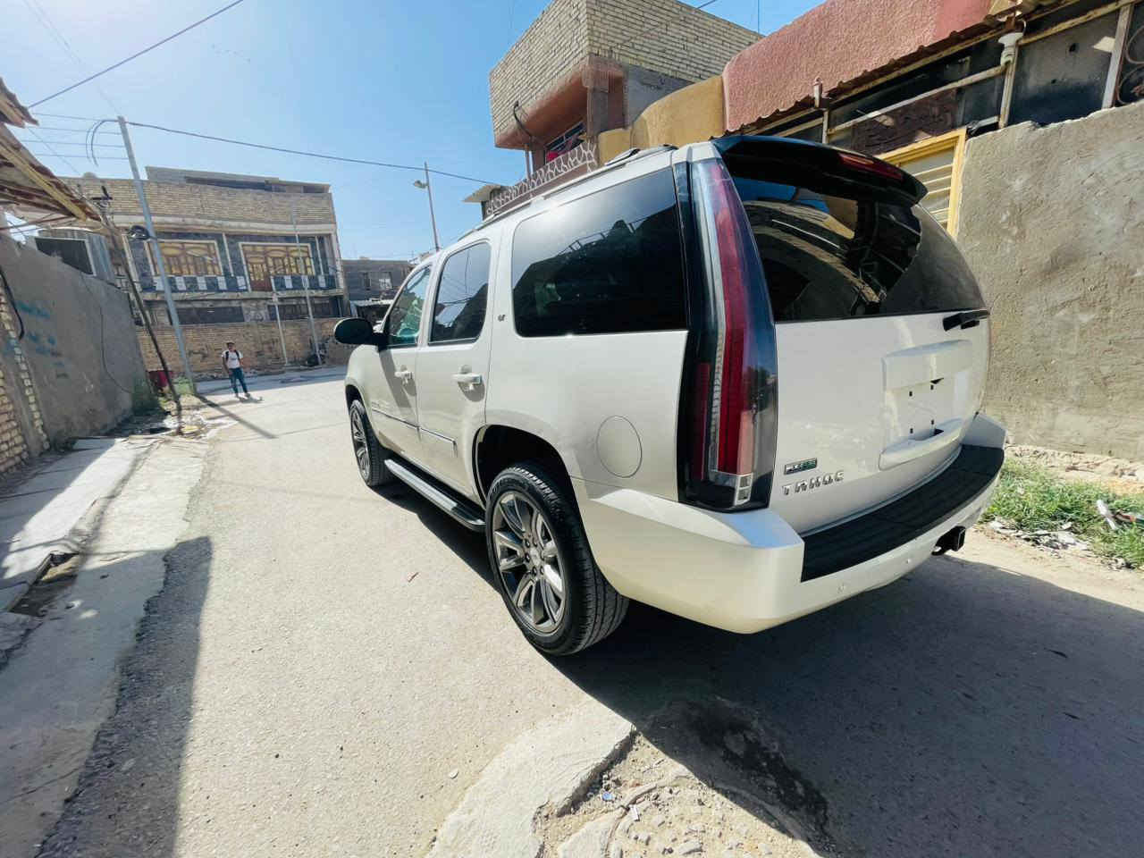 اسلام عليكم 
شوفرليت تاهو أدوات 
مكفوله من الكص 
دخول جديد
الموديل: 2011
المواصفات 
 فول عده الفتحه LT
مقاعد جلد 
داخل عسلي 
دلعه كهربائيه 
كشنات تفئه تبريد 
مرايات كهربائية 
ويل حجم 22 
———————————
أدوات أدوات ادوات
———————————
السعر 125 بيه مجال 
البيع فقط بدون مراوس 
اي استفسار لتصال
***********
مكان السياره بغدااد
