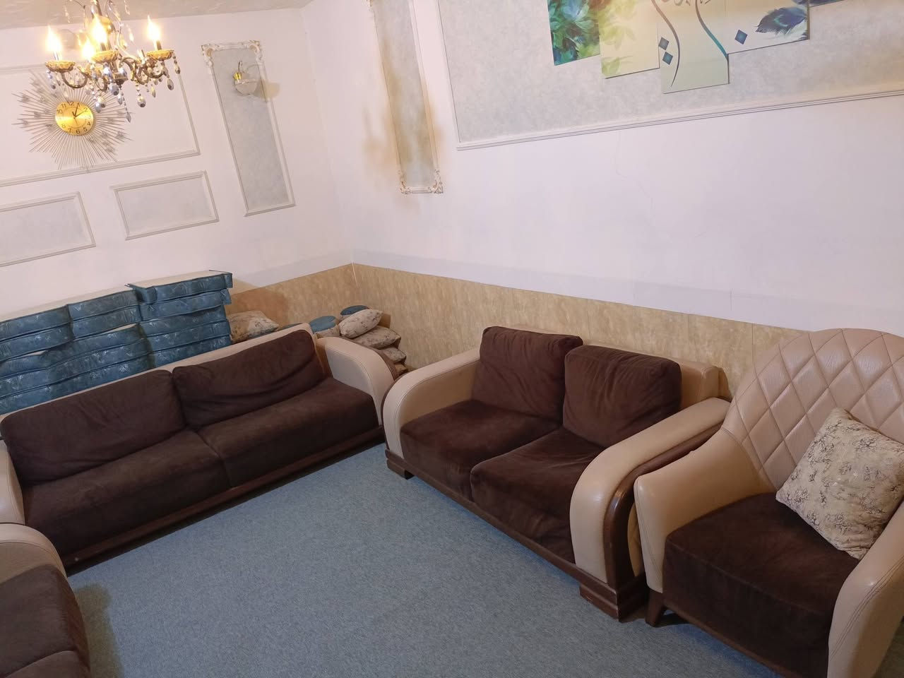 السلام عليكم ، اغراض بيت مستعجل على البيع
١-كاروك كامل مع الدوشك ٦٠الف
٢-منضدة فراش يحتاجلها ترميم ٥٠الف
٣-منضدة طاولة كاملة بدون مضارب ١٢٥الف
٤-معرض شاشة تسكام مال غرفة كاملة  ٧٥الف
تخم ٩ نفرات  قاعدة خشب زان ٣٥٠الف
***********
