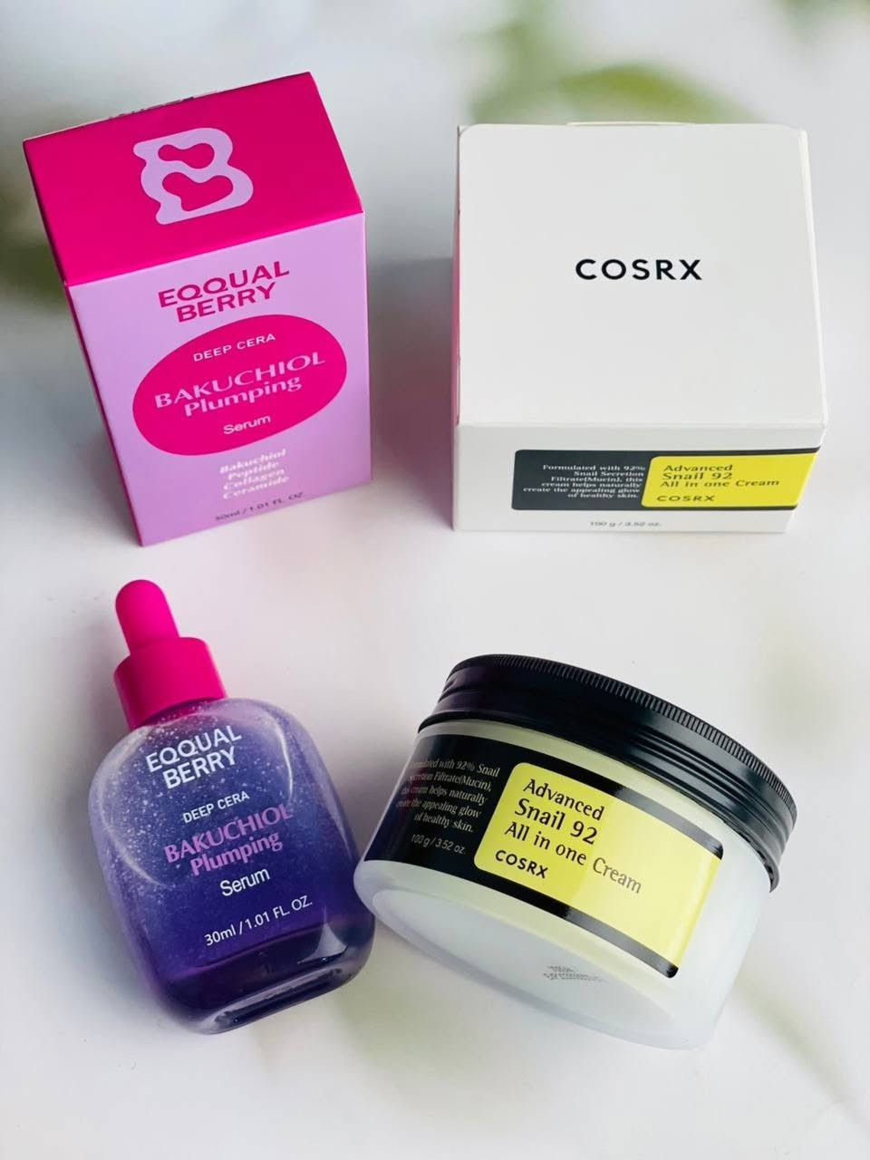😍✨ عرض ترطيب البشرة  ✨😍  

🔥 العرض مكوّن من:  
كريم الحلزون + سيروم بيري ايكوال 

💖 شنو فوائده؟  
🌸 ترطيب عميق وطويل الأمد بدون ما يترك أي دهنية  
🌸 إصلاح حاجز البشرة وتقويتها  
🌸 تحسين مرونة الجلد وتقليل الخطوط الدقيقة والتجاعيد  
🌸 تهدئة البشرة المتهيجة والحساسة  
🌸 يقلل الاحمرار وآثار حب الشباب  
🌸 يمنح البشرة نضارة ولمعة صحية (تأثير البشرة الزجاجية ✨) 

😍 مناسب لكل أنواع البشرة، خصوصاً الجافة والدهنية والحساسة 
#عروض#صحة#تجميل#نون#نونة_ستور


**إذا كنت صاحب هذا الإعلان وتريد حذفه لأي سبب، رجاءا أرسل رسالة إلى الدعم الفني**