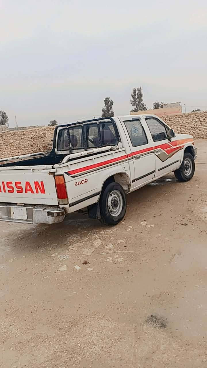 سلام عليكم نيسان البيع ال مديل 92 سياره رقم ناصريه كير ومحرك خير من الله  السعر 35 وبيه مجال  ***********
