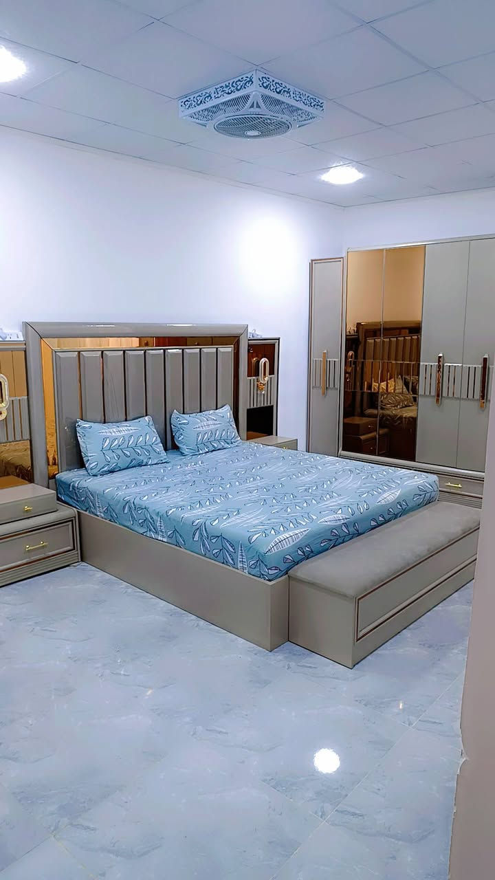 دار للبيع في بانميل قرب قاعه كلهر مساحه 240 غرفتين وصاله هول داخلي  صحيات داخلي وخارجي فول سيراميك وسقف ثانوي درج خارجي ***********
