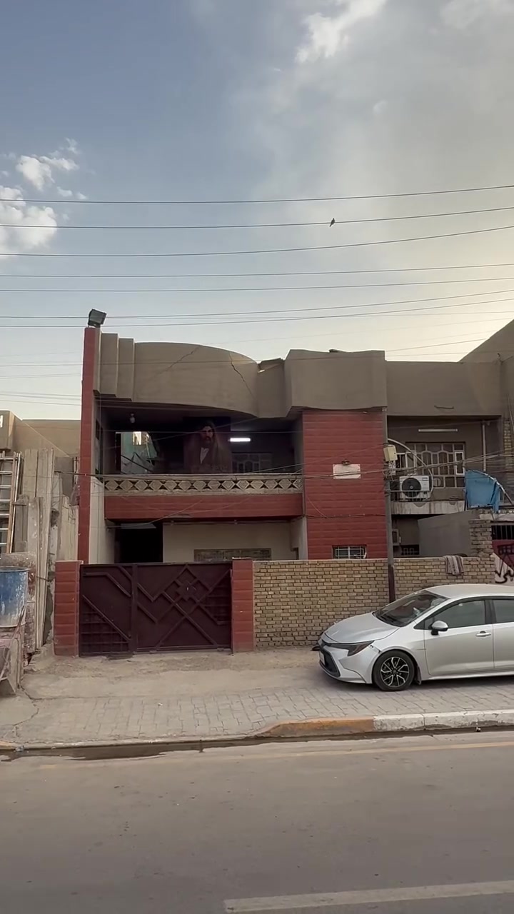 بيت تجاري للبيع مساحة (240)  حي اور فلكه صباح الخياط مرجعه مكتب السجاد    ***********
