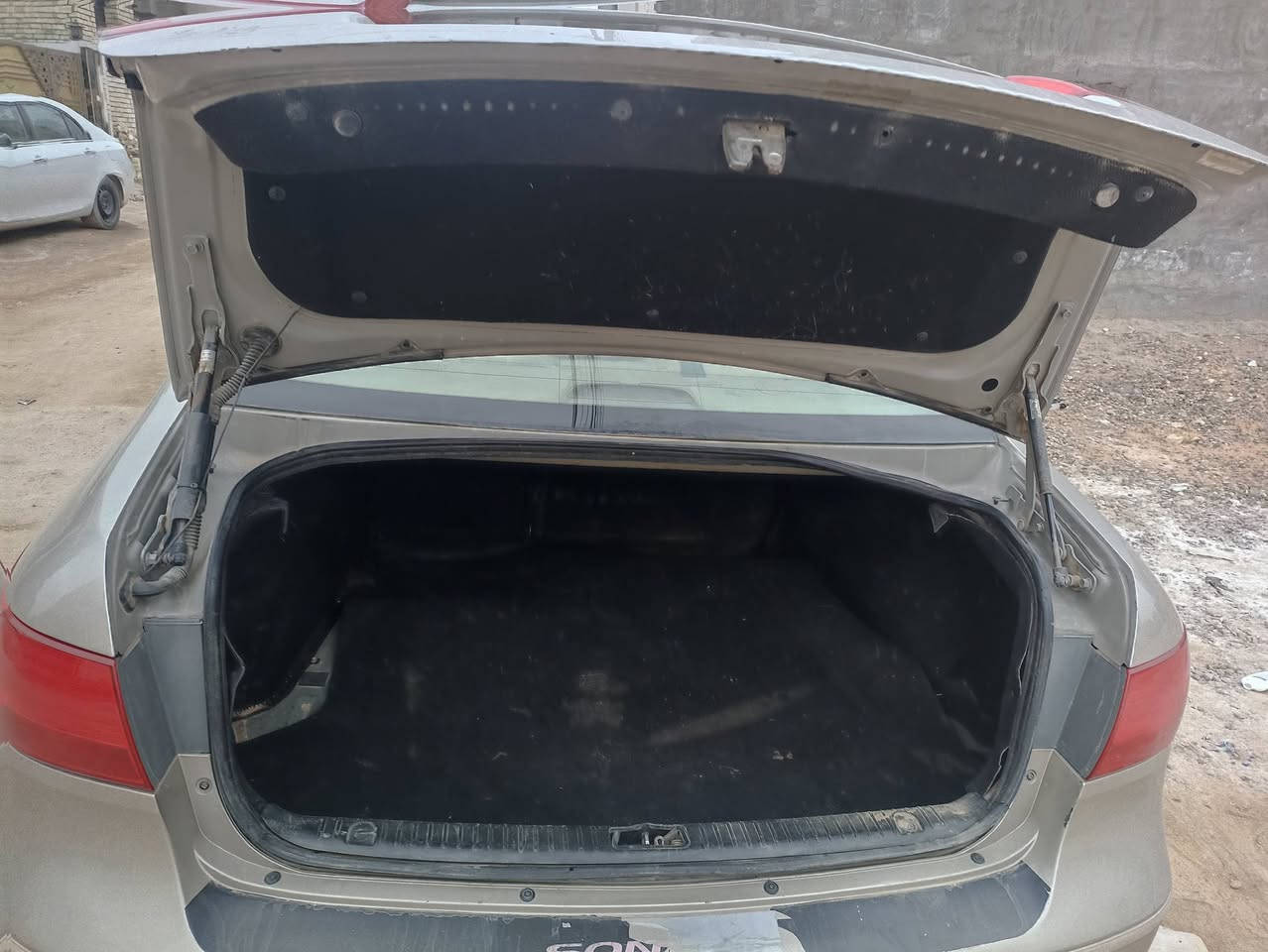 السلام. عليكم.
للبيع. سوناتا. 2009. امريكي. حادث. بس. بنيد. مبدل. والباقي. كله. ليبل. جاملغ. امامي. بارد.مواصفات. فول. عده. البصمه.
تحكم. ستيرن. جهتين
كشن. كهرباء.
فتحه.
محرك. 2400. لاتنقيص. ولا. تبخير.
كير. ماشالله. يخبل.
تبريد. شغال. 
كهربائيات. كله. شغل.
سياره. حلوه. حيل. السعر. 118. وبيها. مجال. بصيط. مكان. السياره. الفلوجه. للاستفسار. ***********
