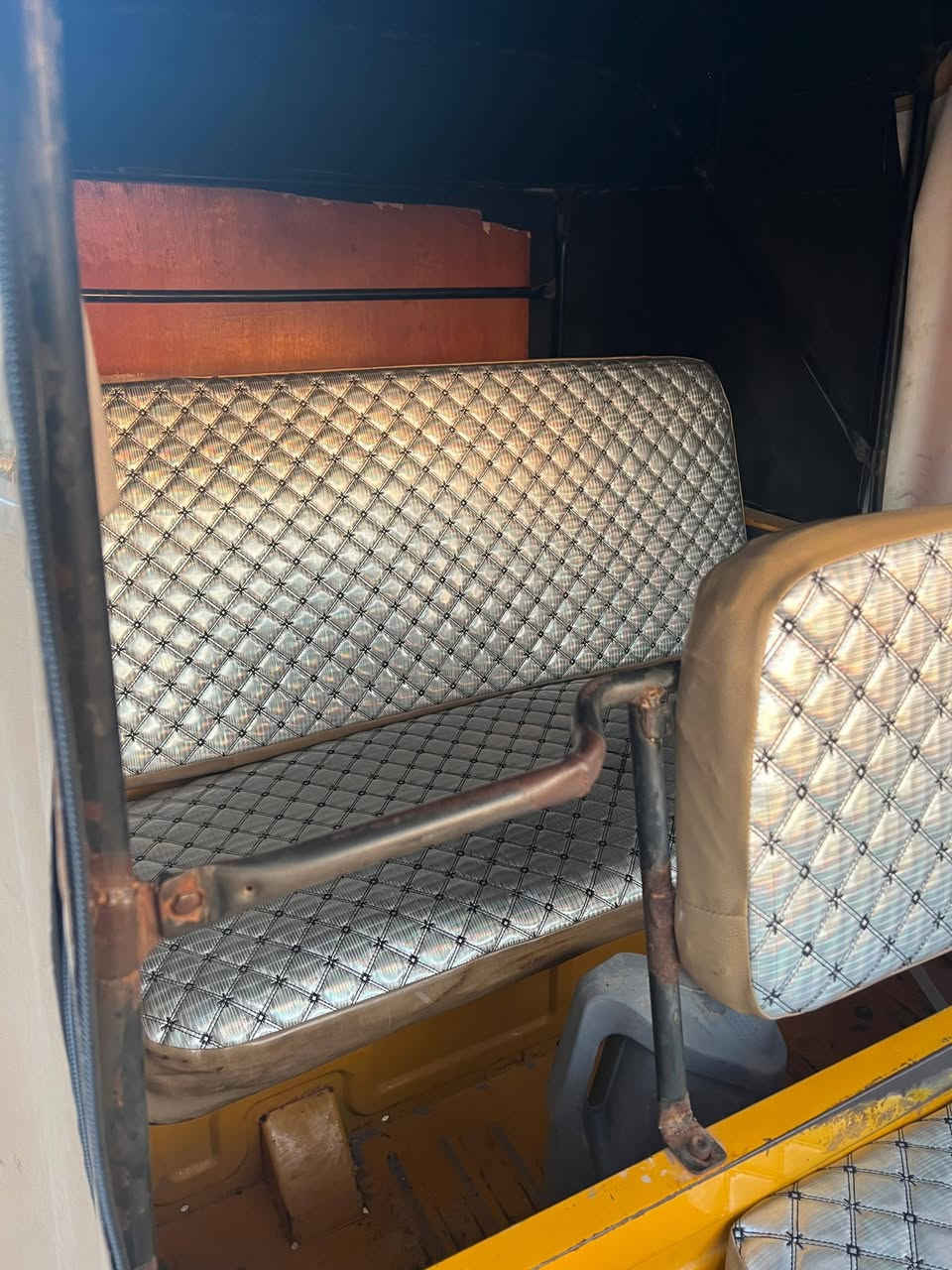 سلام عليكم تكتك بياجو موديل 17 اوراق كاملة بيها فلنجات مال باجاج ويل باجاج تایران جوبلس سعر واحد  1300 بيها مجال حك الجيه

مكاني واسط قضاء الصويره
***********
متواجد تليفون
