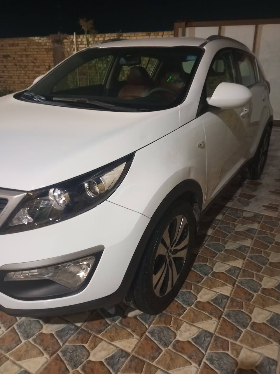 ‏سلام عليكم للبيع  سبورتج 2014 خليجي رقم بابل بأسمي  انكليزي سنويه 2031 هزه جديدة مكفوله من الصبغ سيارة جاهزة من جميع النواحي  مواصفات ويل كروم كامره خلفيه تحكم جهتين عنوان الديوانيه السعر ١٥٠$ رقم الموبايل ***********
‏
