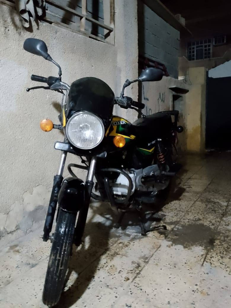 بوكسر كلاسيك 23 ماشيه 24 حقيقي رقم بغداد نظيفه فول كفاله عامه
***********
