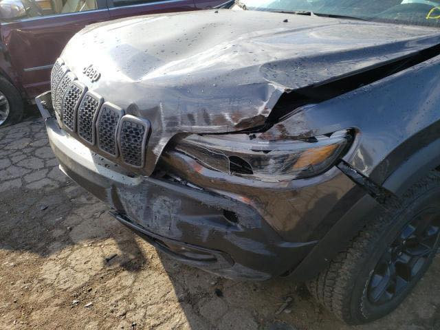 السلام عليكم للبيع جيب شيروكي ترايل هوك موديل2021 رقم بغداد بأسمي سيارة جديدة جاهزة بدون نقص السعر 155 للتواصل واتساب ***********
