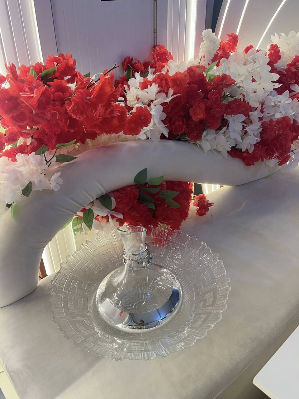 يسعدنا ان نكون من المشاركين باحياء مناسباتكم
كوشات بتصاميم مميزة نتمنى ان تنال إعجابكم وترضي أذواقكم 
تجدونها في سنتر لمسات للكوشات والهدايا وباسعار تنافسية .
العزيزية/قرب فلكة انس/مجاور مصور يحيى .
***********
***********
