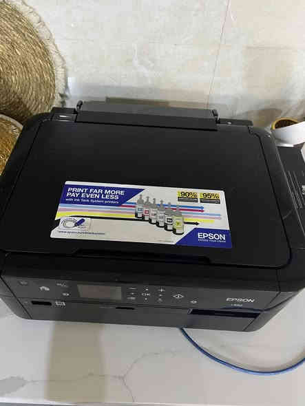 طابعة ابسون  للبيع استعمال قليل وهذا شغلها مثل ماموضح بالفيديو   175  للأستفسار اتصل على الرقم ***********
