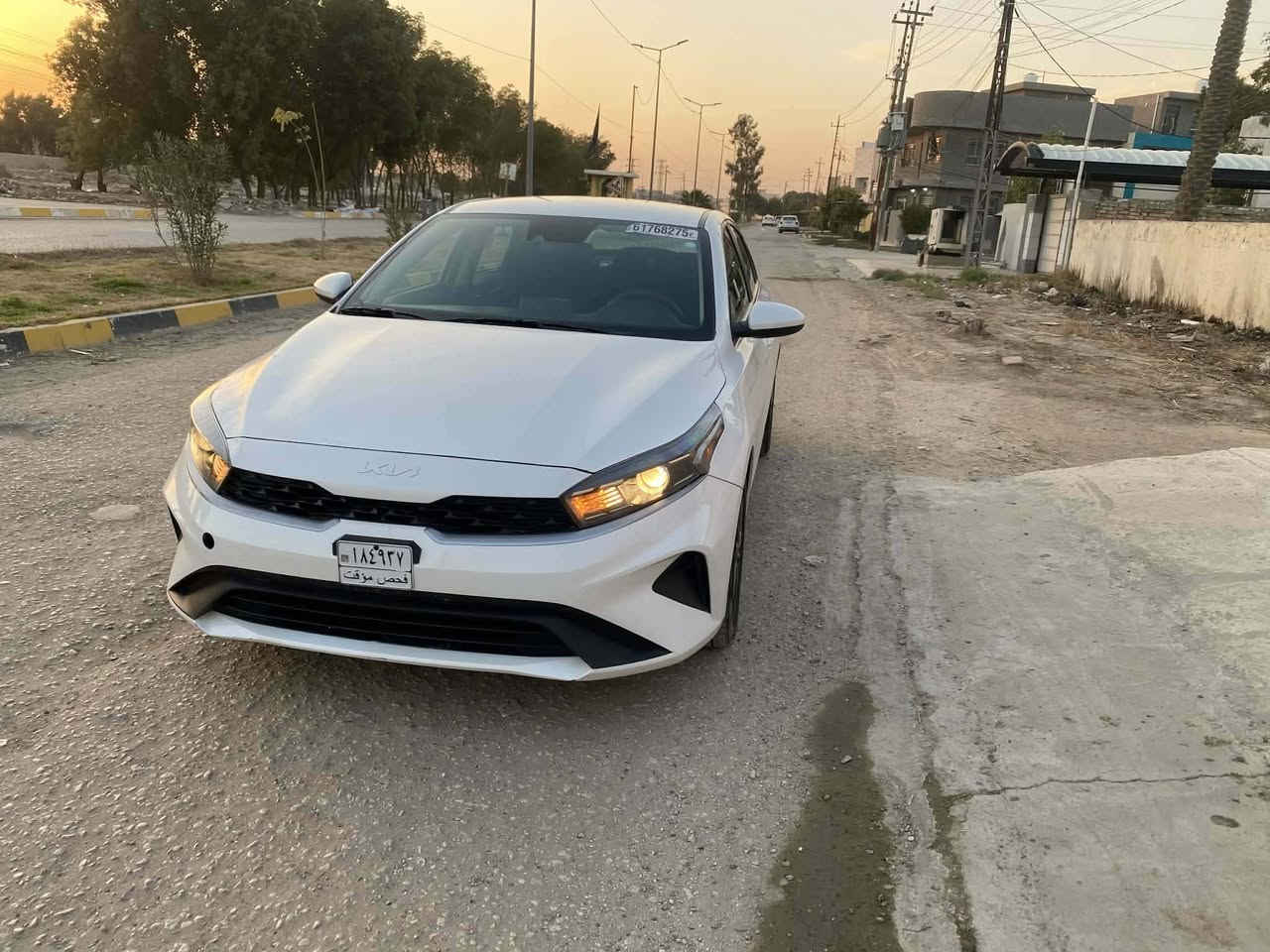 سلام عليكم فورتي مديل ٢٤ بدون صبغ بدون تبديل ماشيه 49مواصفات LX سياره خير من الله السياره بدون رقم السعر140 وبيه مجال بسيط؛***********
