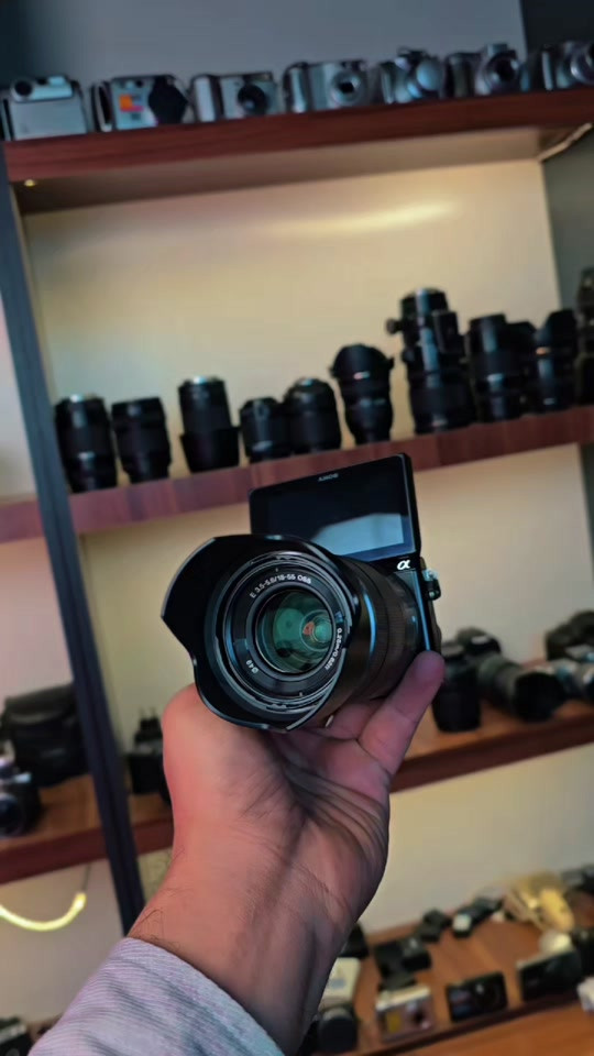 الجميلة سوني NEX-5R مع عدسة 18 55  كاملة ملحقات جنطة ورام وشاحنة وحزام وبطارية  سعر 350 الف توصيل مجاني  للحجز والاستفسار مراسلة واتساب  *********** *********** #اكسبلور #كانون #سوني #تصوير 

