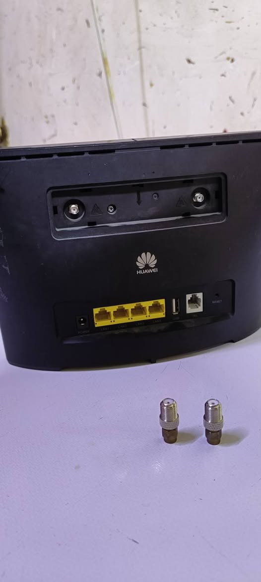 راوتر هواوي جوكر 4G b525s للبيع 
الرواتر يدعم الشريحه و بنفس الوكت تكدر اتخليه راواتر للنانو لو للضوئي 

يجي اربع منافذ LAN و منفذ WAN 

يدعم تركيب انتنا خارجية لتقويه الاشاره 

و وياه قطع تحويل 

السعر 40 الف شامل التوصيل 

العنوان البصره قضاء المدينه
يوجد توصيل محافظات


**إذا كنت صاحب هذا الإعلان وتريد حذفه لأي سبب، رجاءا أرسل رسالة إلى الدعم الفني**