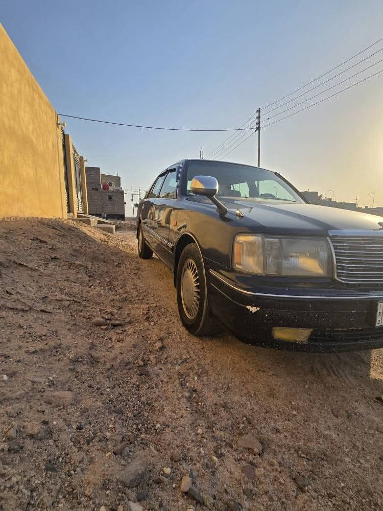 السلام عليكم راس الثور تكم موديل 2000 بسمي 
رقم بصره انكليزي بسمي سنويه 28 سياره جاهزه تخم تاير حداديه كير مكينه كله كفاله
سياره مصبوغه عام فقط 
مكفوله من الضربه والكص والنقل 
الاستفسار
*********** الزبير, البصرة
