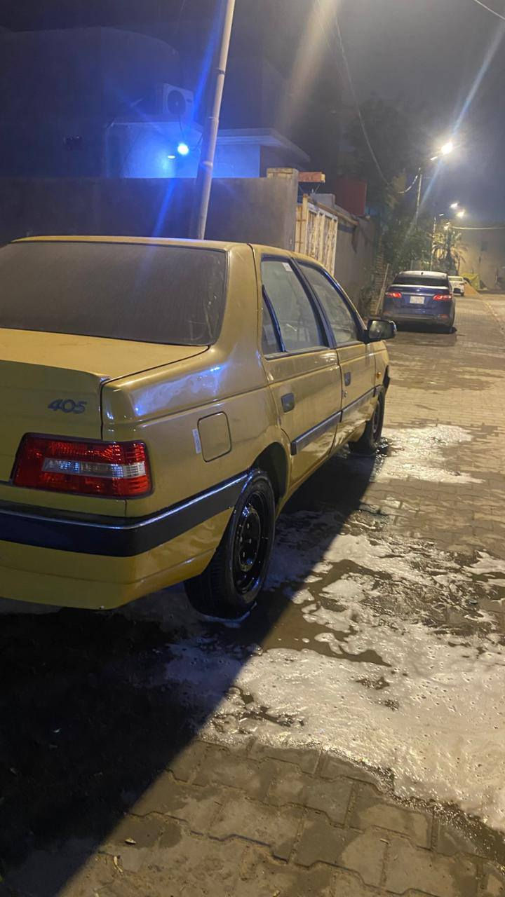 سلام عليكم مره خصه الادمن محترم 
بيجو اربع ميه وخمسه 405
موديل 2016 مكفوله بس بيها باردات مكانات 
سنويه 2030  رقم جديد ومشتري من راعيها شرعي رايدها 38 وبيها مجال قليل 
رقمي *********** البصرة, العراق
