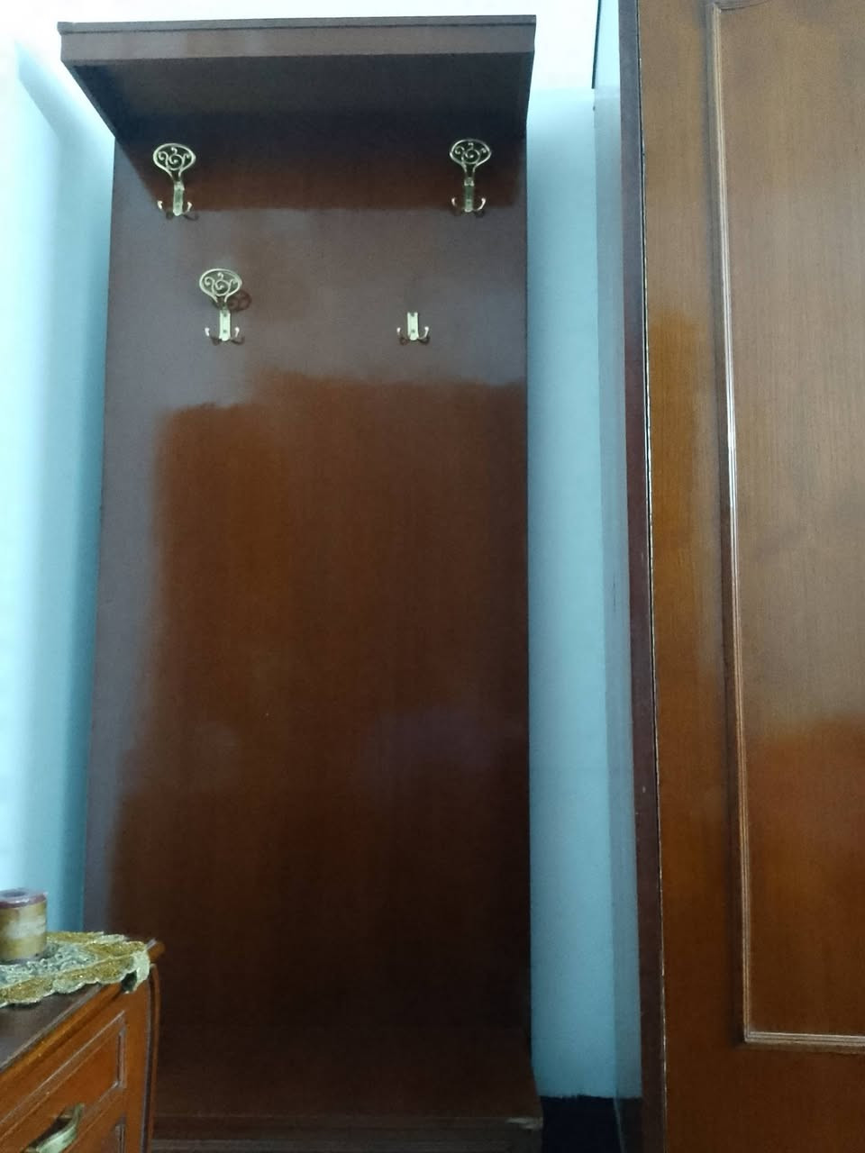 السلام عليكم غرفه مستعمله للبيع سعره ٦٥٠ وبيها مجال ***********
