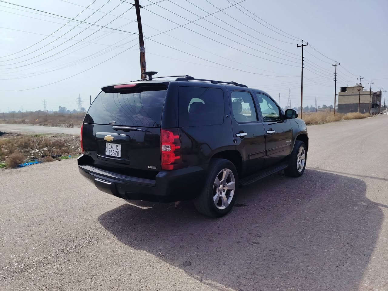 السلام عليكم اخوان للبيع تاهو بترا موديل 2014اصل رقم الدولي الجديد سنويه وهزه جديده تحويل مباشر محرك 5300 كير 1000 السيارة وارد امريكي حادثها باب السايق وبيها رش 3قطع كير محرك تخم تاير حداده كلها جديده 230ورقه بيع اومراوس حسب القناعه للاتصال *********** مكانها بغداد الدوره
