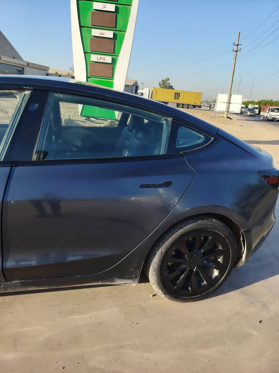 🚗 للبيع – تيسلا موديل 3 دبل ماتور 2023 long range 🔋
ب138 وبيها مجال بسيط 💵
❌ماكو لونك رينج بهيج سعر ❌
اونلاين السيارة 🔱
الشحنة تمشي 500 كيلو
ماشيه  60 الف كيلو
• الشحنه الواحدة تمشي 500 كيلو 🛣️
•دبل موتور (Dual Motor) 
•  أوتو بايلوت 
• الحادث مرفق بالمنشور ✅
• المواصفات كاملة،
° بردات للسقف
بيها شاحنه 32A وشاحنه أخرى 16A يعني شاحنتين وياها

السعر 💲138 وبيها مجال 

📍الموقع: بغداد قرب جسر المثنى 
للإستفسار  📞 ***********
