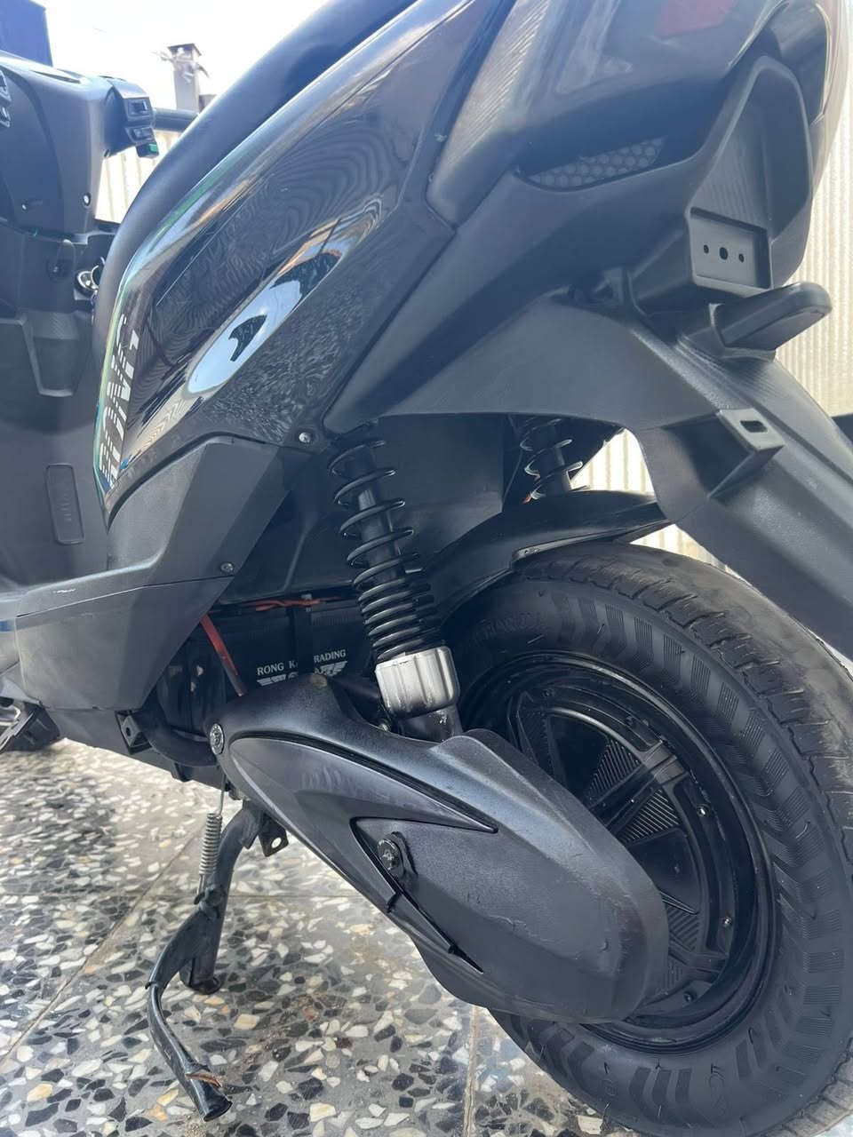 للبيع دراجة شحن وكالة MTR
دراجة نضيفة 
بصمتين 
سوجين 
نظام 3 سرع 
لايت سكن عالي رماش 
ناقصها بس سبايدر خلفي 
السعر 650وبيها مجال 
عنواني حي الجهاد الاطباء 
متواجد خاص وهاذا رقمي ***********
