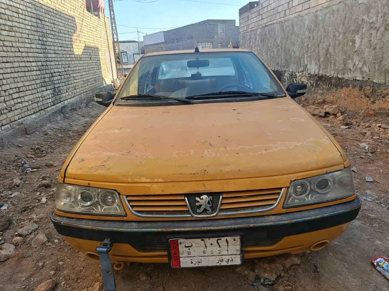 بيجو ٤٠٥ موديل ١٢ مكفوله من الضربه سنويه ساقطه تخم تاير مكينه كير كورلا الكير عاطل السعر ٢٠ وبيه مجال مكان النجف الحيره ***********
