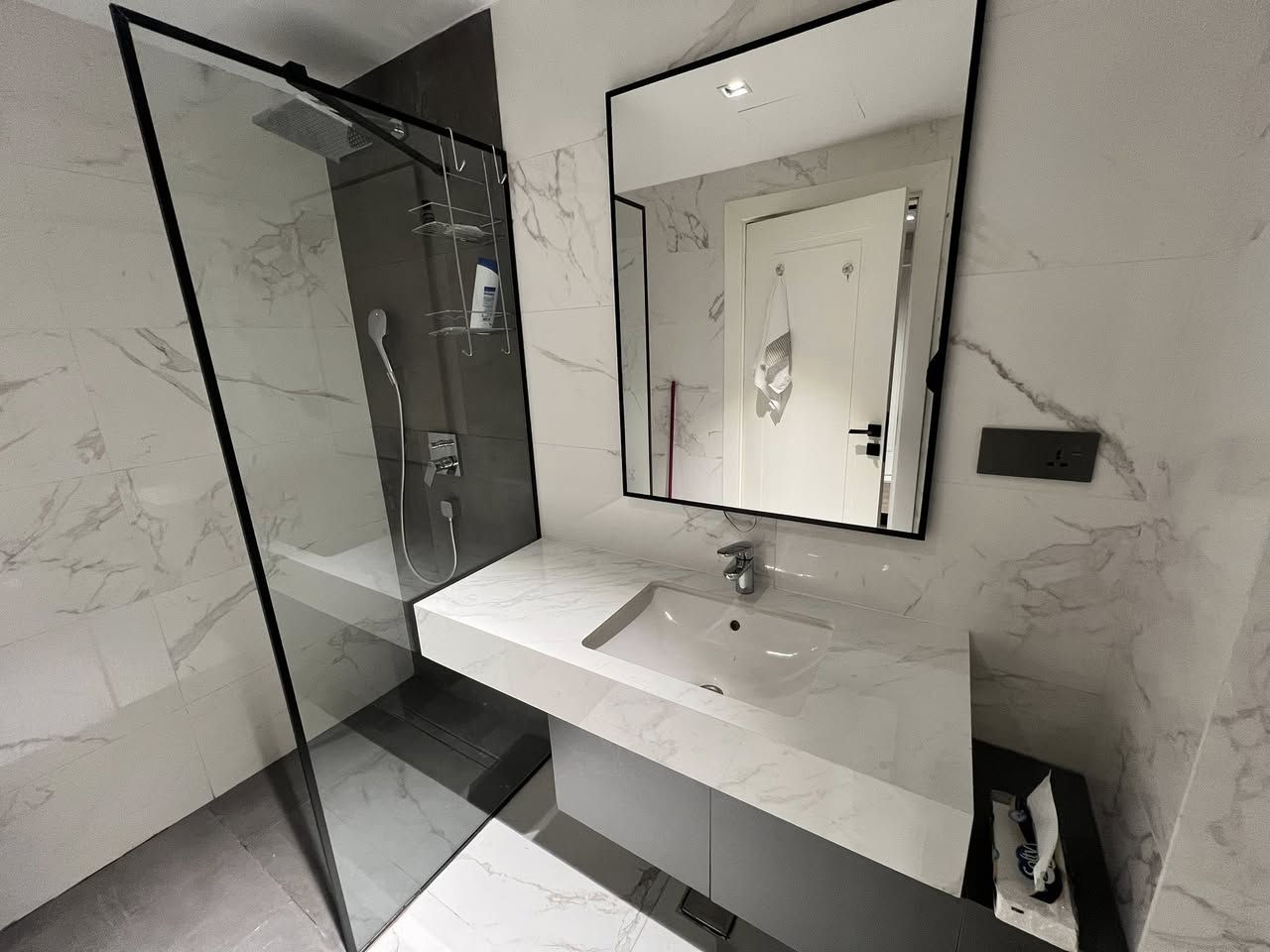 بوليفارد للإيجار 
غرفة وصالة مؤثث 
طابق اول 
تلفون و واتساب
***********
 #everyone #erbil #هەولێر #دهوك #سلێمانی
