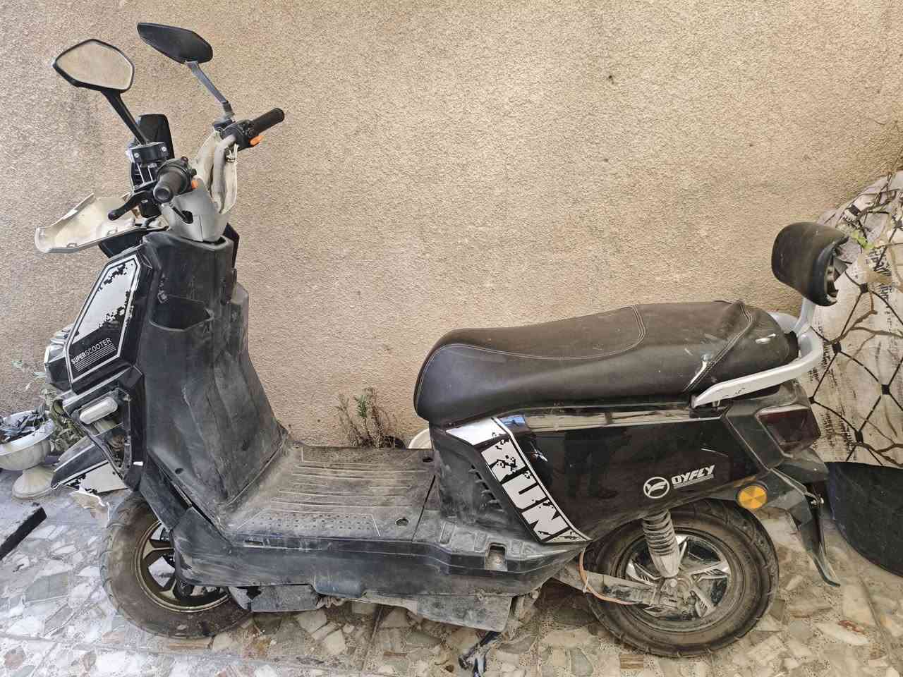 دراجة شحن صار حادث بيها البارحة أبيع كوم حديد ب 150 الف بطاريات نص عمر سعرها ب 135 الف قفل وهذا رقمي
***********
عنواني بغداد الحرية
